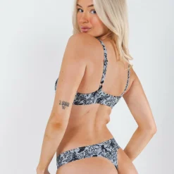 The Racy & Lacy - Provocative Lace Print Seamless Thong